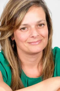 Portrait de Malika Marzouk, coach professionnelle et consultante en bilan de compétences à Haguenau.